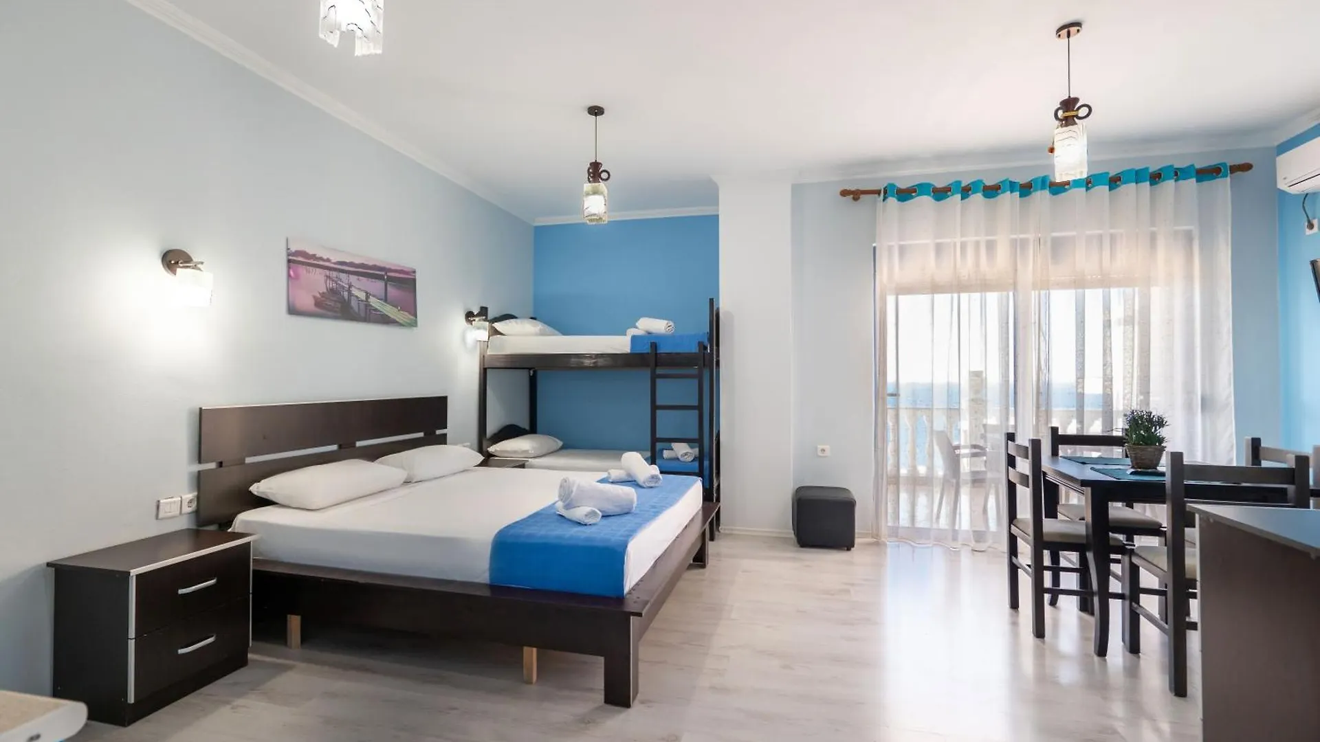 Keos Hotel Sarandë 3*,  Albânia