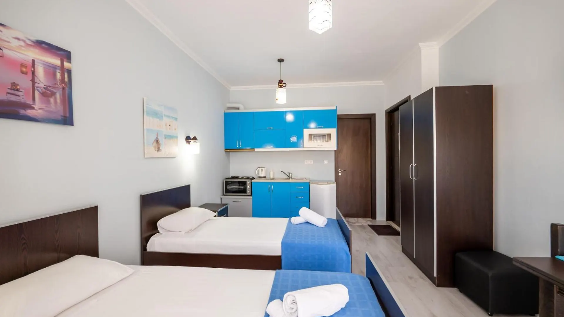 ***  Keos Hotel Sarandë Albânia