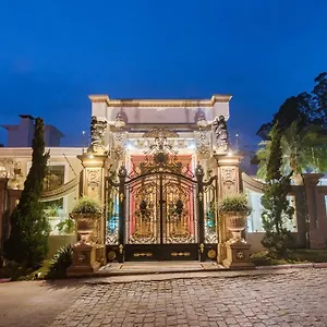 https://ekaterina-palace-hotel-boutique.santa-catarina-brasil.com