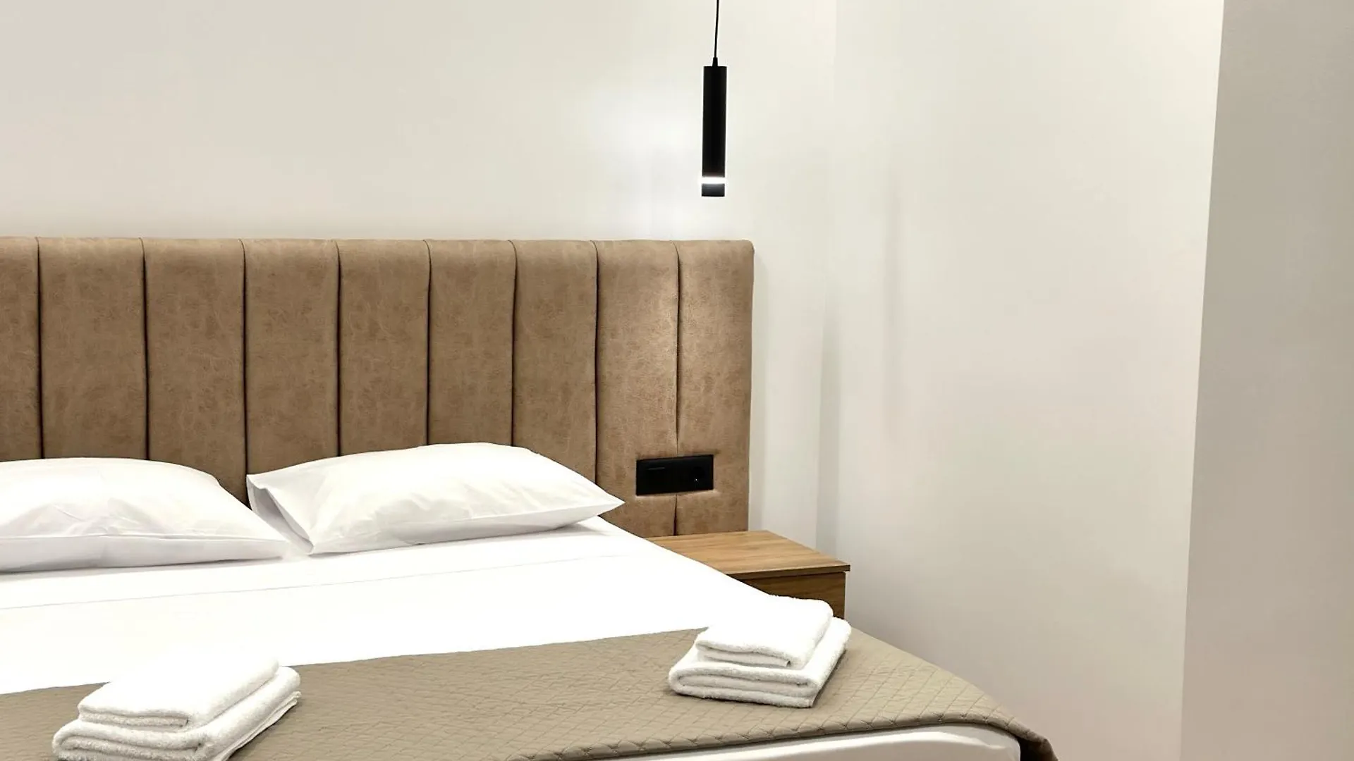 Keos Hotel Sarandë 3*,