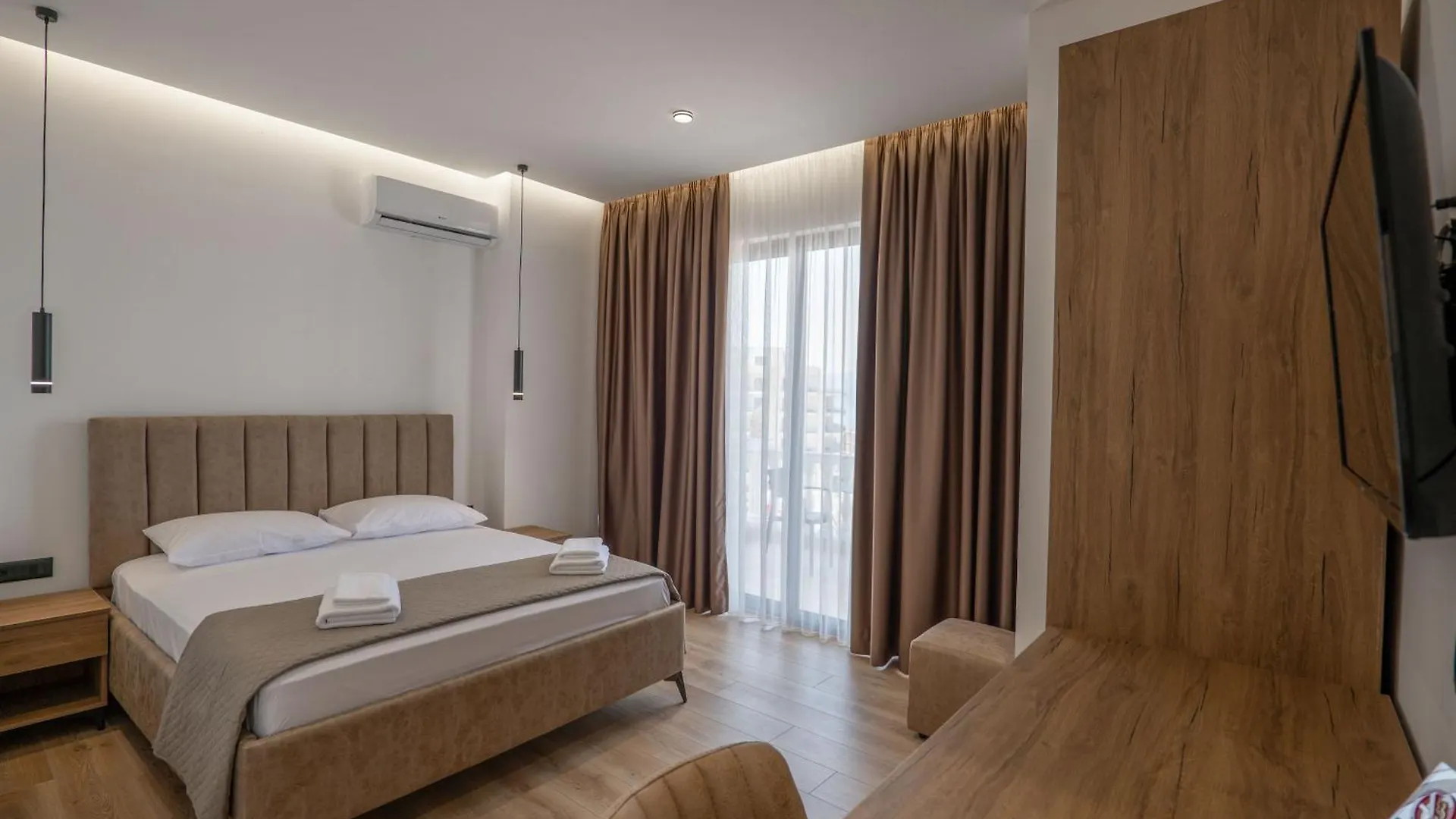 Keos Hotel Sarandë Albania